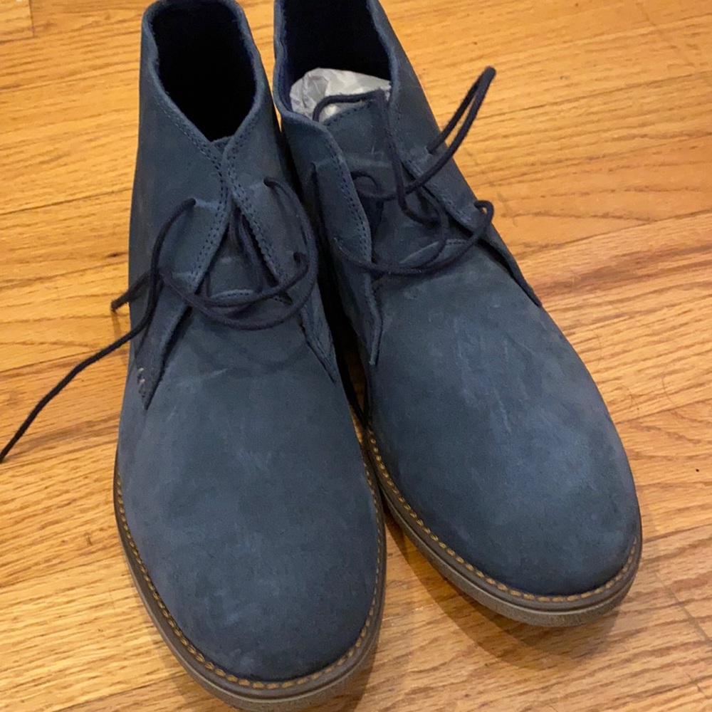 Never worn size 10.5 navy suede Lucca chukka boot